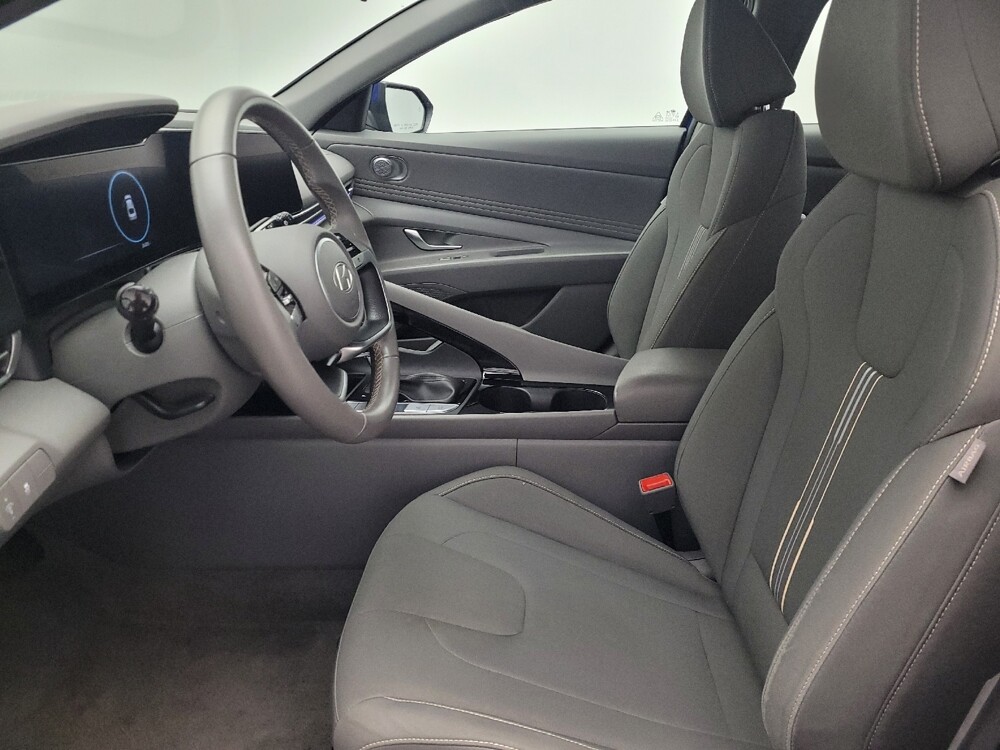 2025 Hyundai Elantra in Gainesville, FL 32609 - 18129904 17