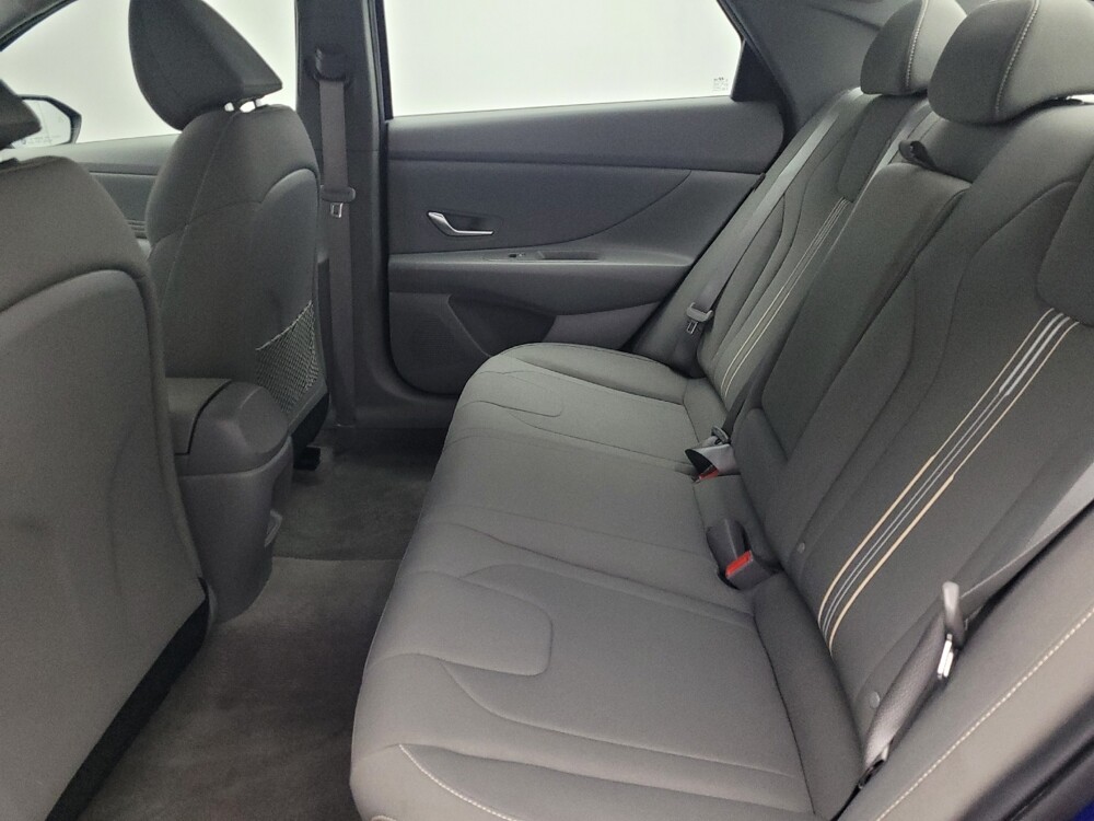 2025 Hyundai Elantra in Gainesville, FL 32609 - 18129904 18