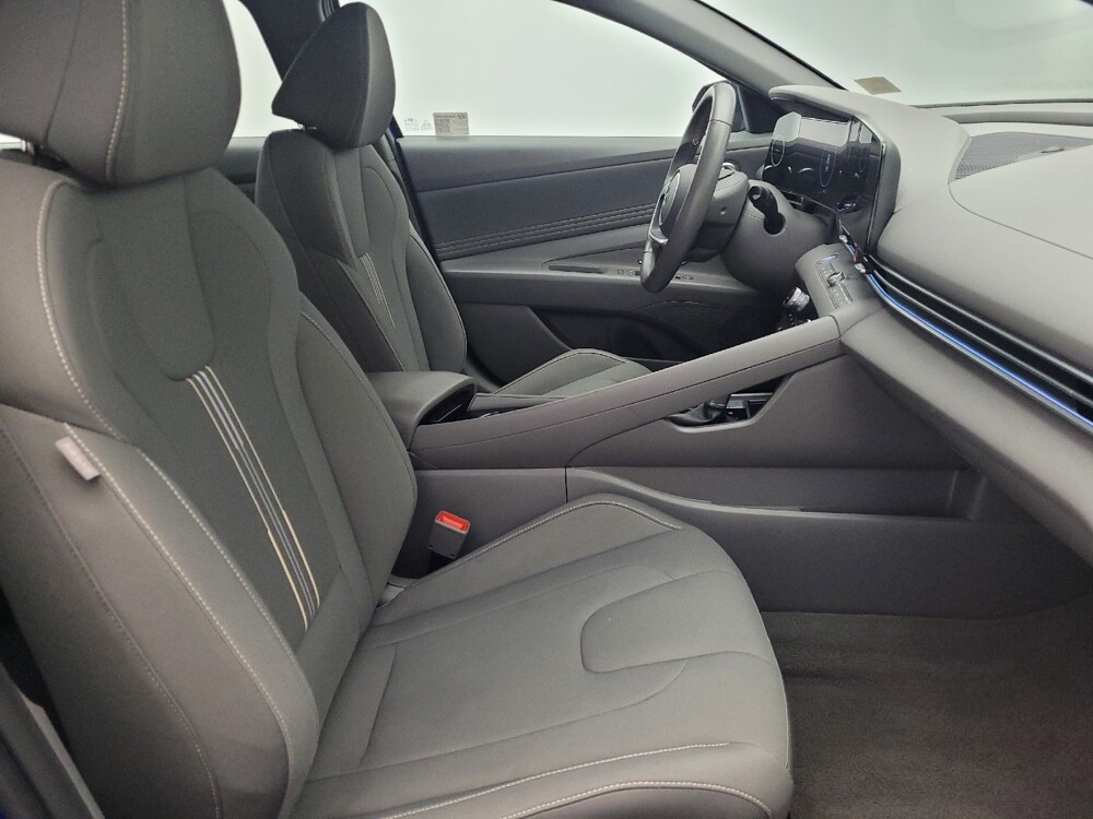 2025 Hyundai Elantra in Gainesville, FL 32609 - 18129904 21