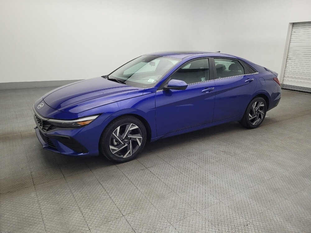 2025 Hyundai Elantra in Gainesville, FL 32609 - 18129904 2