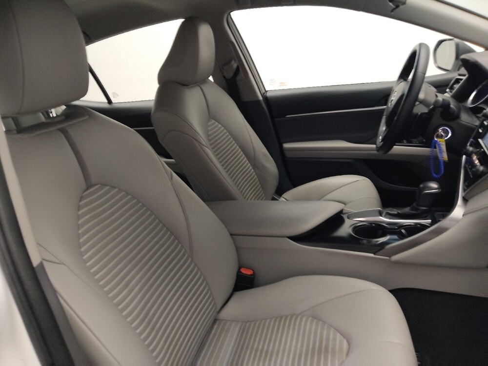 2018 Toyota Camry in Union City, GA 30291 - 18129909 21