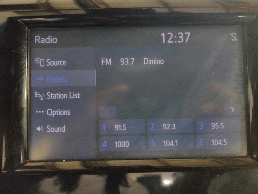 2018 Toyota Camry in Union City, GA 30291 - 18129909 25