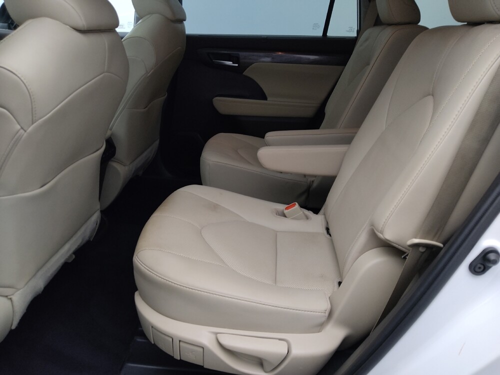 2020 Toyota Highlander in Wichita, KS 67207 - 18129944 18