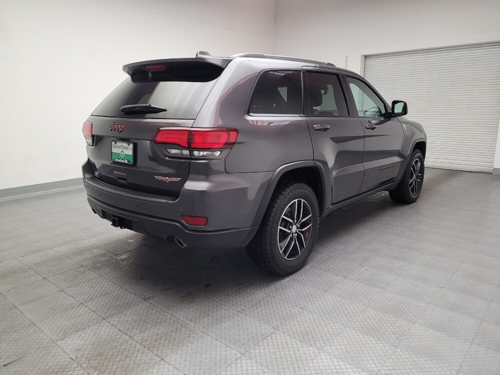 2017 Jeep Grand Cherokee in Riverside, CA 92504 - 18129948 9