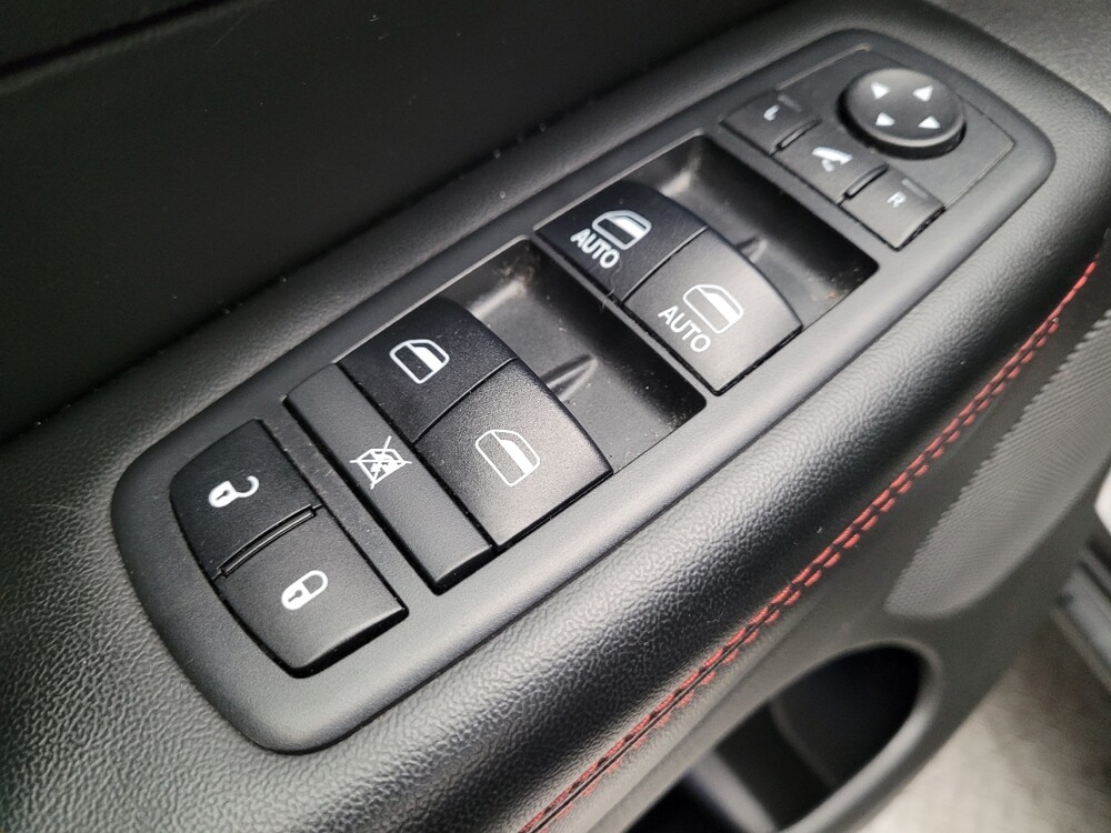 2017 Jeep Grand Cherokee in Riverside, CA 92504 - 18129948 27