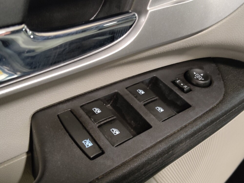 2017 Chevrolet Equinox in Fort Worth, TX 76116 - 18129958 27