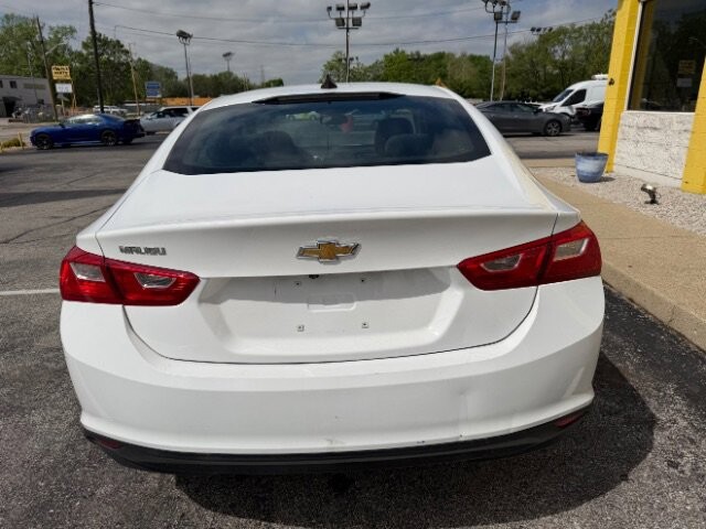 2020 Chevrolet Malibu in Indianapolis, IN 46222-4002 - 18129963 4