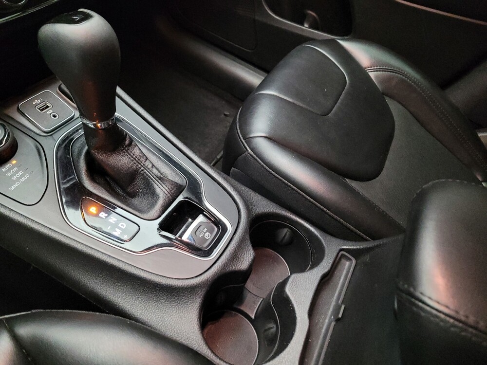 2021 Jeep Cherokee in Riverside, CA 92504 - 18129966 26