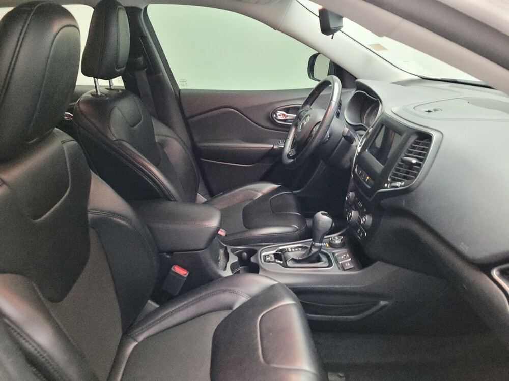 2021 Jeep Cherokee in Riverside, CA 92504 - 18129966 21