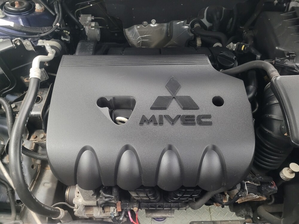 2016 Mitsubishi Outlander in Highland, IN 46322 - 18129986 30