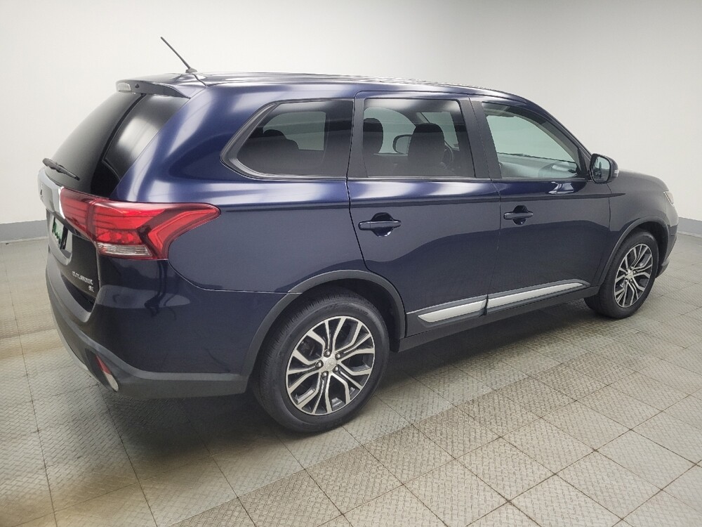 2016 Mitsubishi Outlander in Highland, IN 46322 - 18129986 10
