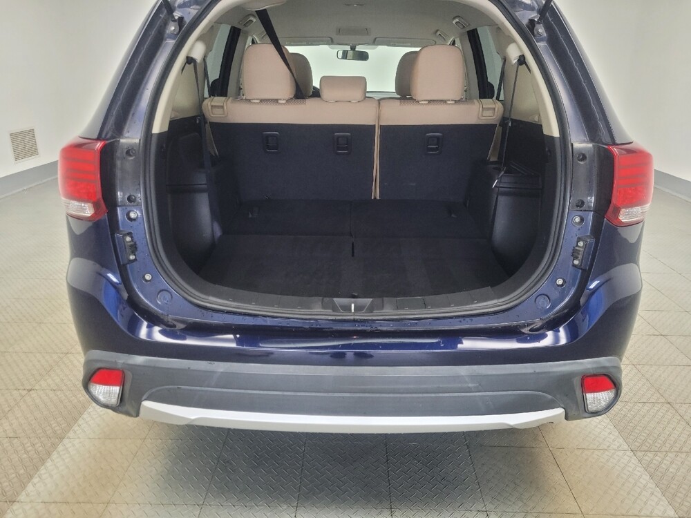 2016 Mitsubishi Outlander in Highland, IN 46322 - 18129986 29