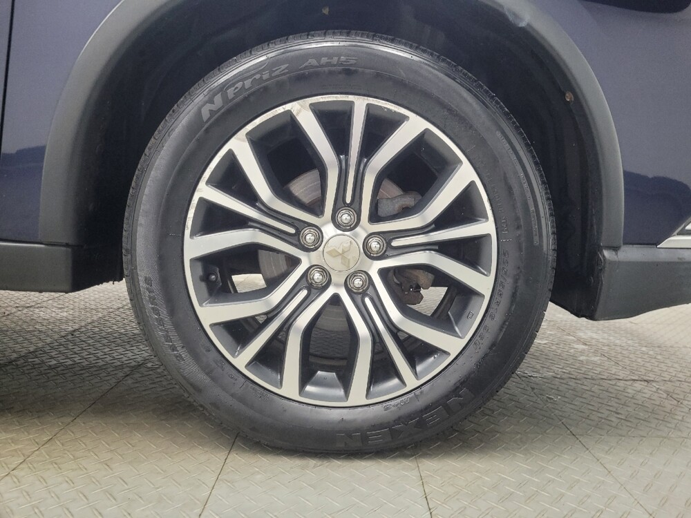 2016 Mitsubishi Outlander in Highland, IN 46322 - 18129986 31