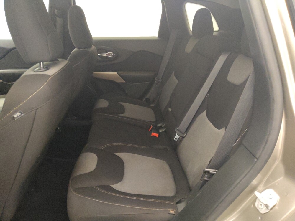 2018 Jeep Cherokee in Metairie, LA 70006 - 18129990 18