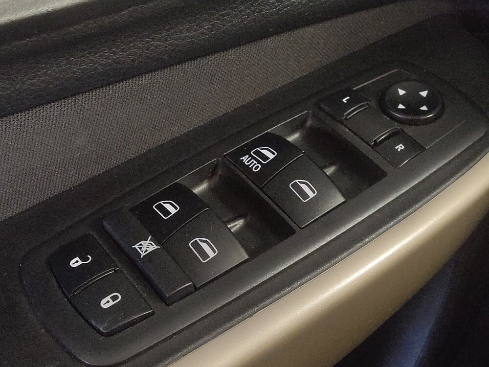 2018 Jeep Cherokee in Metairie, LA 70006 - 18129990 27