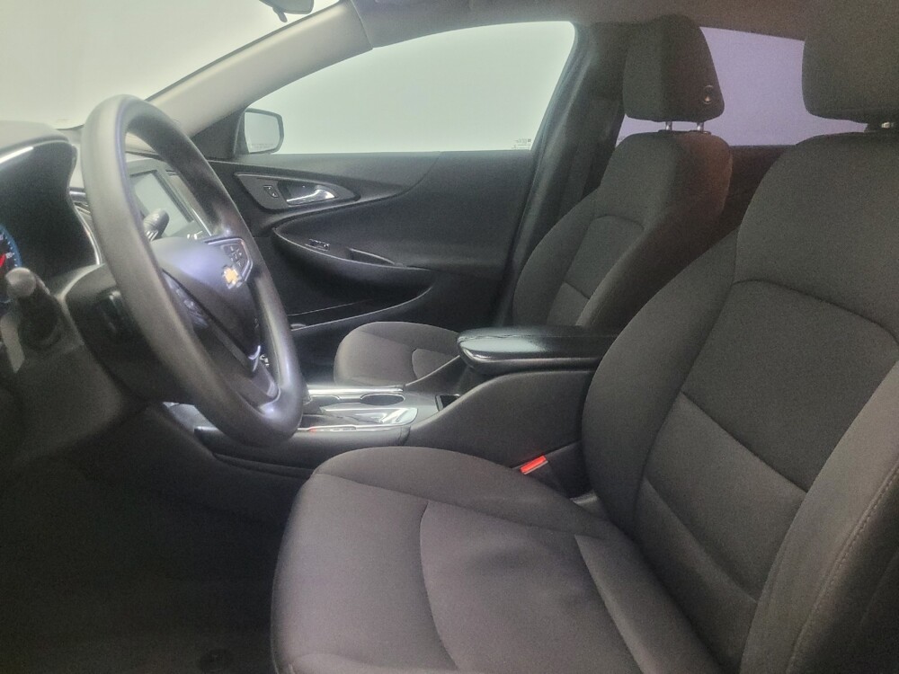 2018 Chevrolet Malibu in Phoenix, AZ 85015 - 18130001 17