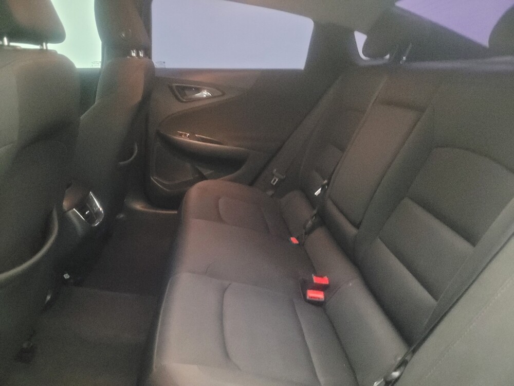 2018 Chevrolet Malibu in Phoenix, AZ 85015 - 18130001 18