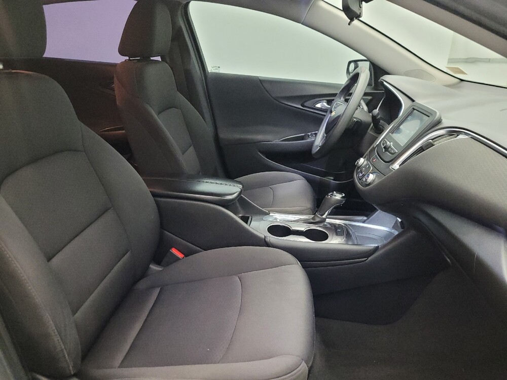 2018 Chevrolet Malibu in Phoenix, AZ 85015 - 18130001 21