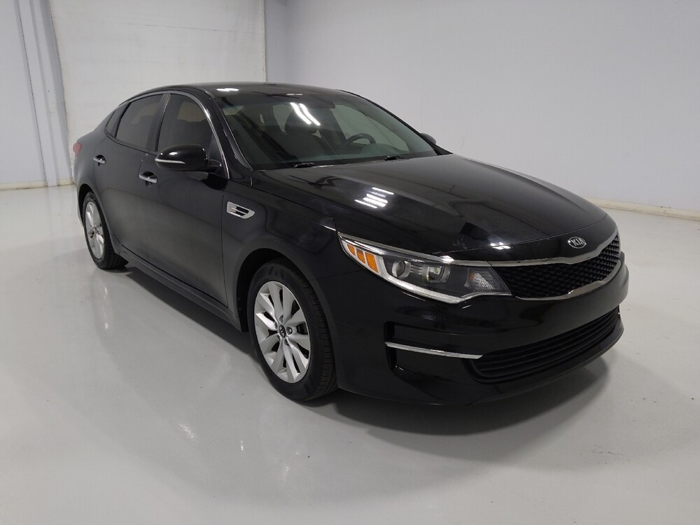 2018 Kia Optima in Columbus, OH 43231 - 18130004 13