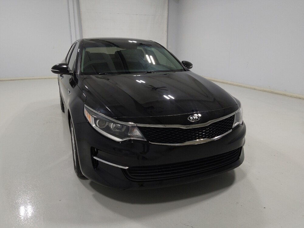 2018 Kia Optima in Columbus, OH 43231 - 18130004 14