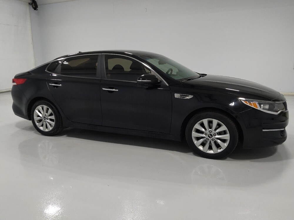 2018 Kia Optima in Columbus, OH 43231 - 18130004 11