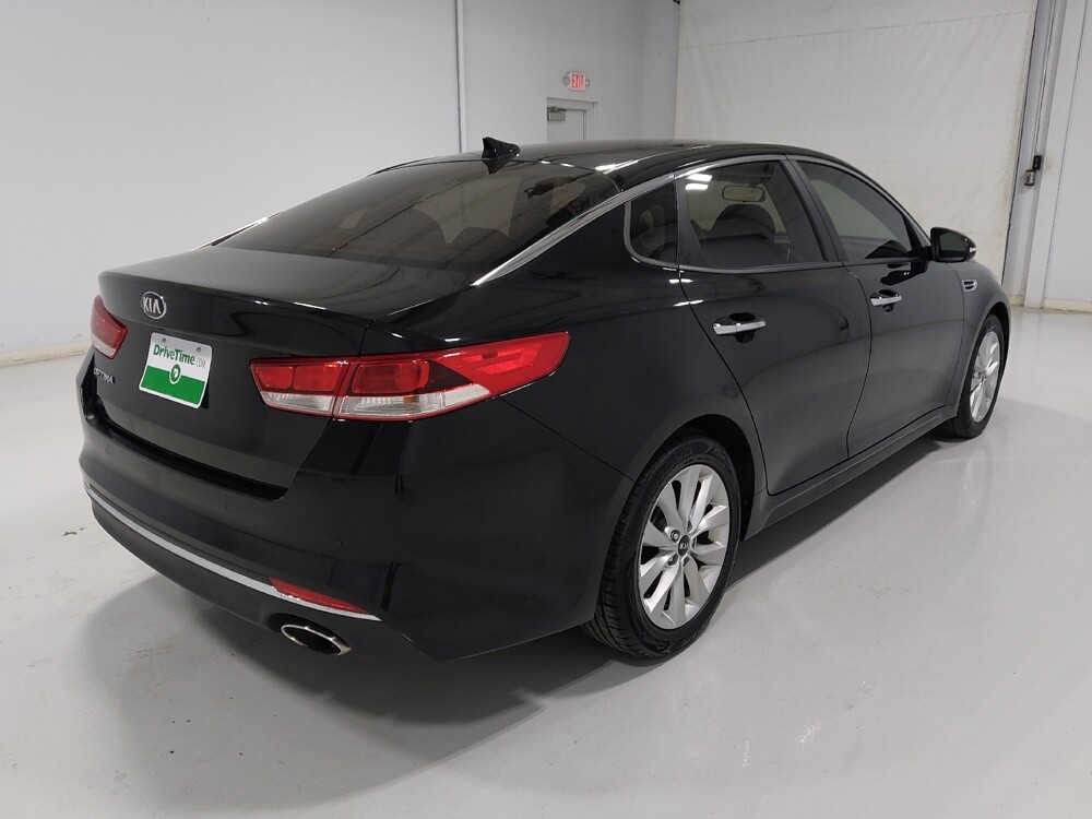 2018 Kia Optima in Columbus, OH 43231 - 18130004 9