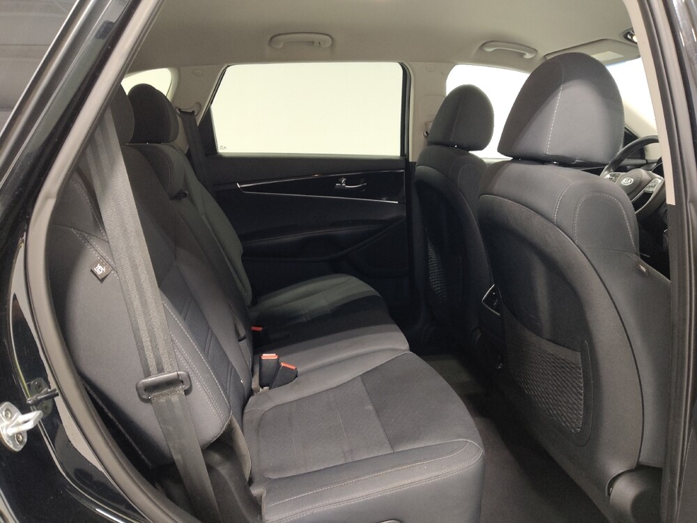 2019 Kia Sorento in Columbus, OH 43231 - 18130005 19