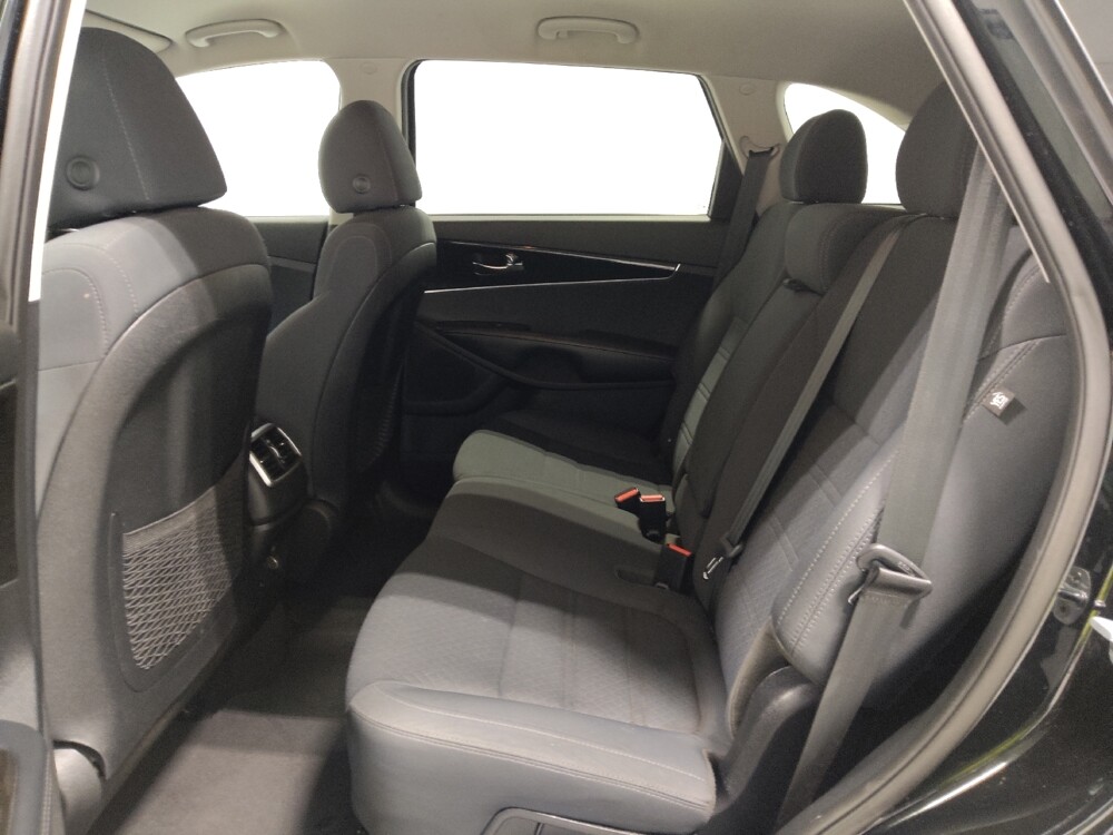 2019 Kia Sorento in Columbus, OH 43231 - 18130005 18
