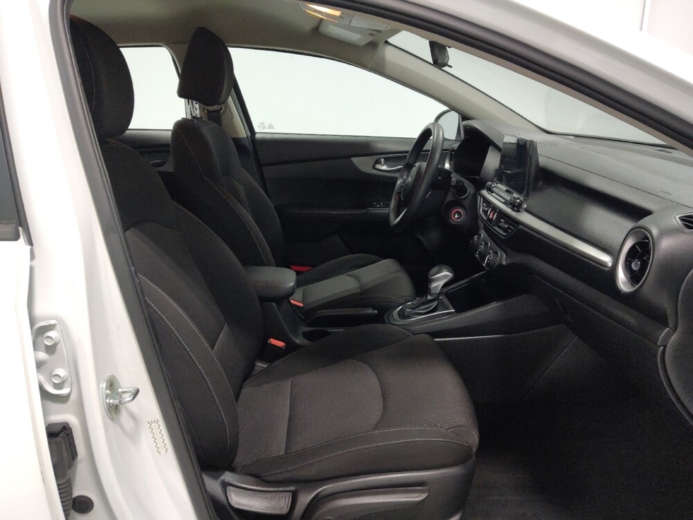 2021 Kia Forte in Columbus, OH 43231 - 18130011 21