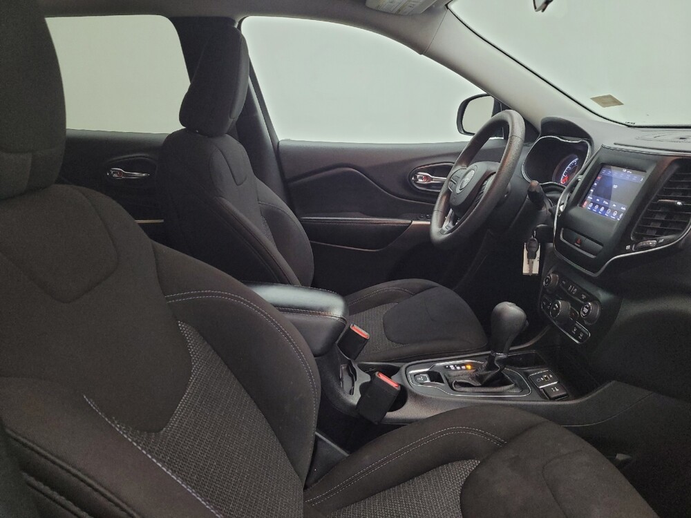 2020 Jeep Cherokee in Maple Heights, OH 44137 - 18130012 21