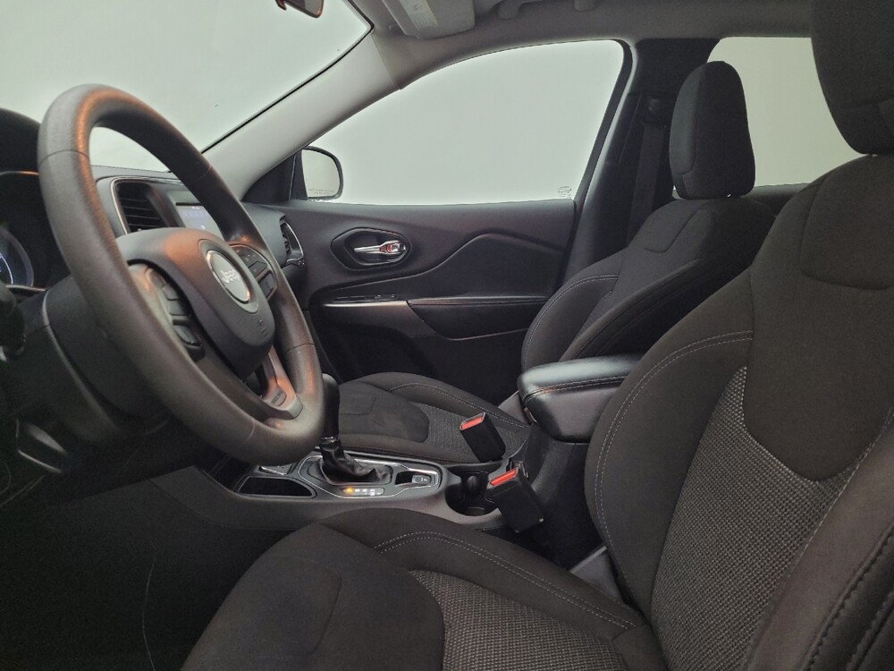 2020 Jeep Cherokee in Maple Heights, OH 44137 - 18130012 17