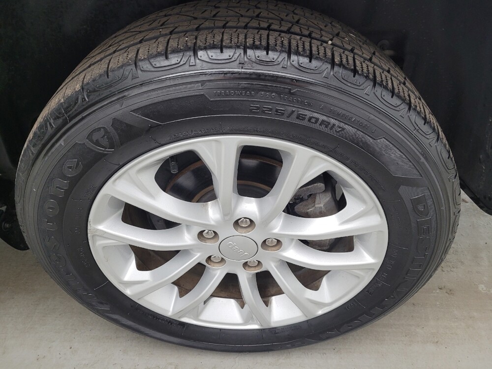 2020 Jeep Cherokee in Maple Heights, OH 44137 - 18130012 31