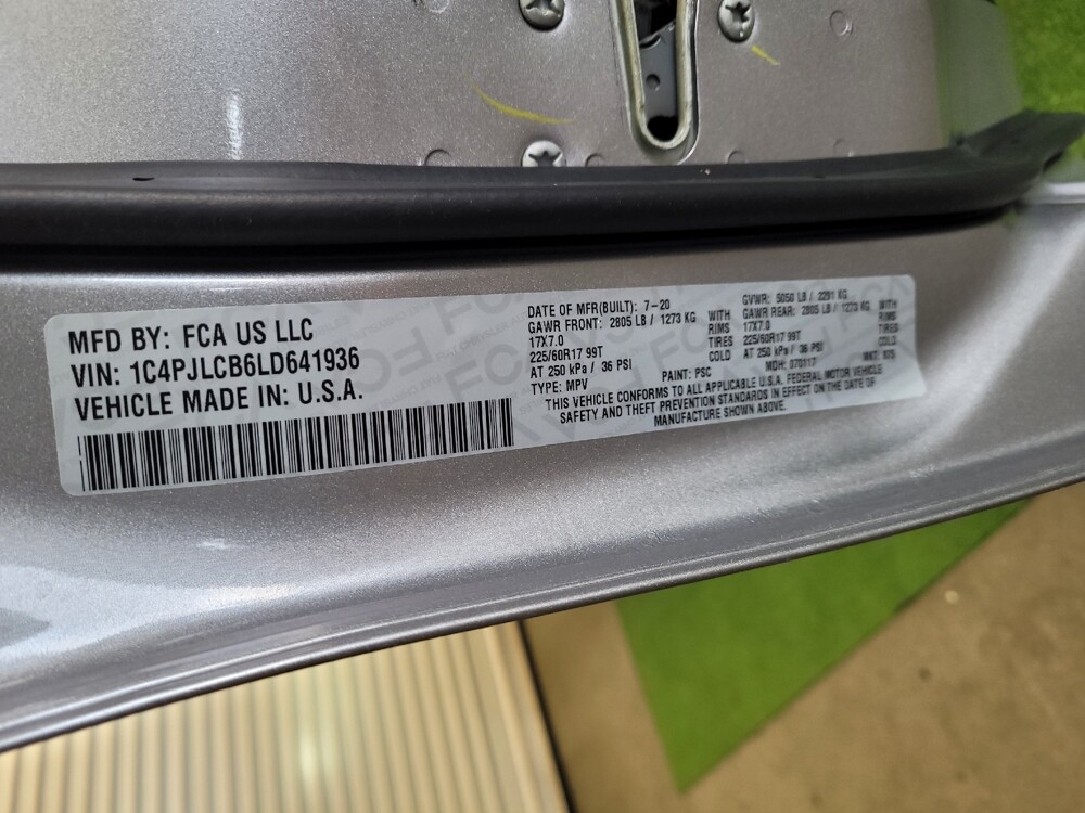 2020 Jeep Cherokee in Maple Heights, OH 44137 - 18130012 33