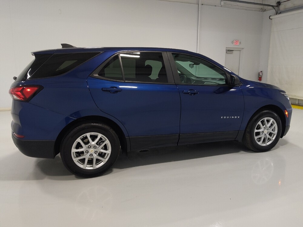 2022 Chevrolet Equinox in Columbus, OH 43231 - 18130016 10