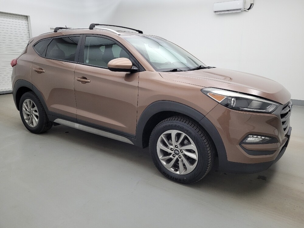 2017 Hyundai Tucson in Maple Heights, OH 44137 - 18130017 11