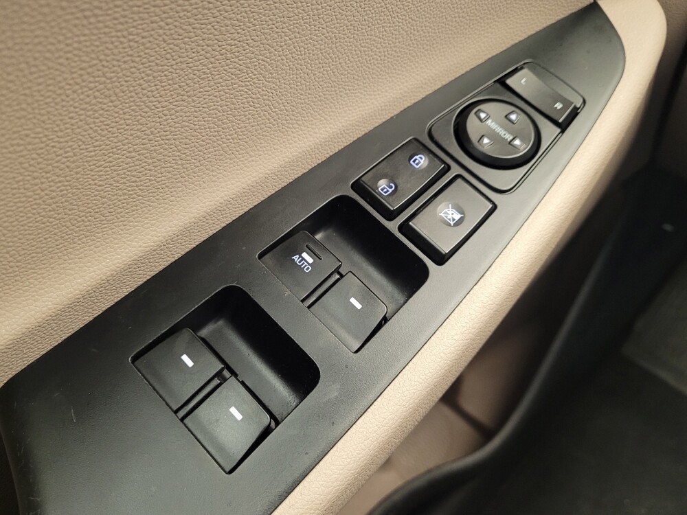 2017 Hyundai Tucson in Maple Heights, OH 44137 - 18130017 27