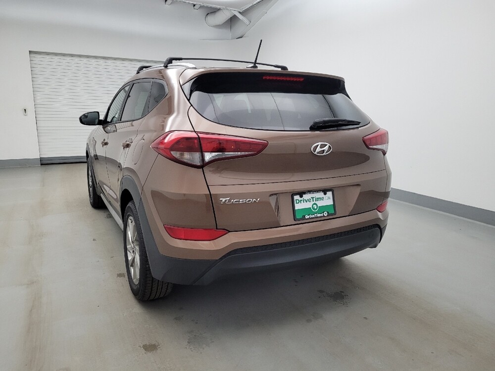 2017 Hyundai Tucson in Maple Heights, OH 44137 - 18130017 6
