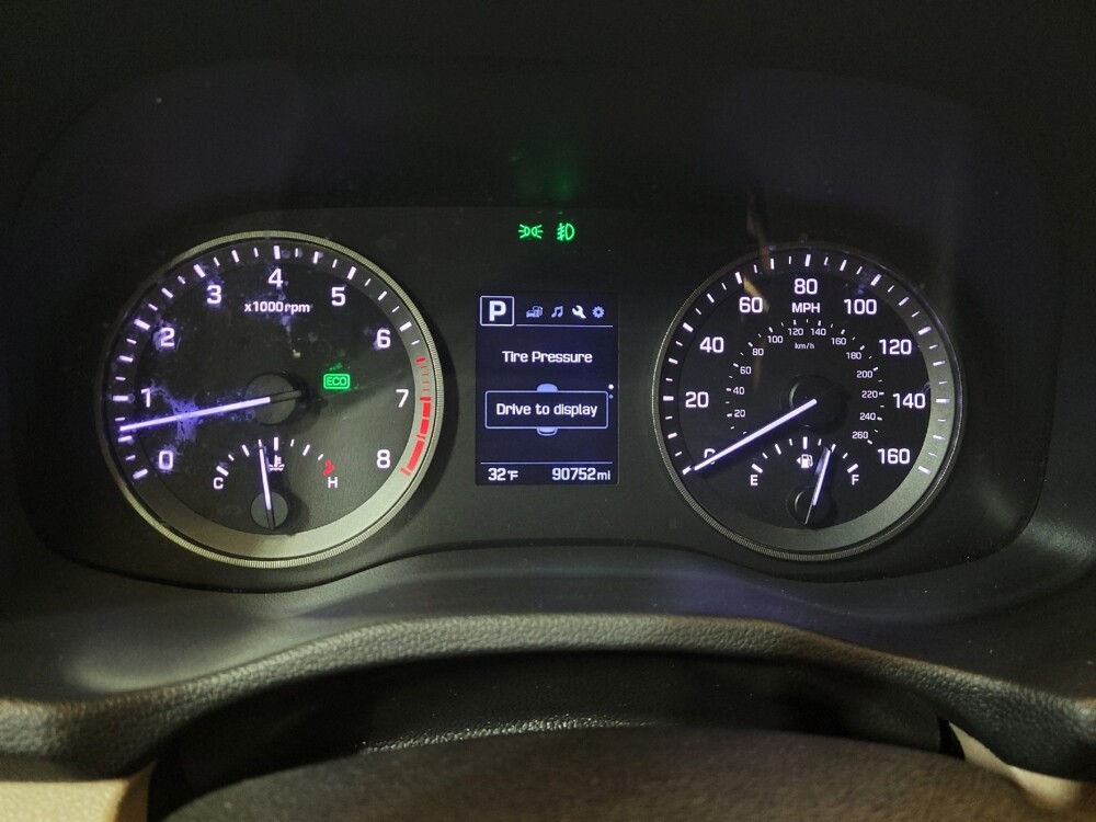 2017 Hyundai Tucson in Maple Heights, OH 44137 - 18130017 23