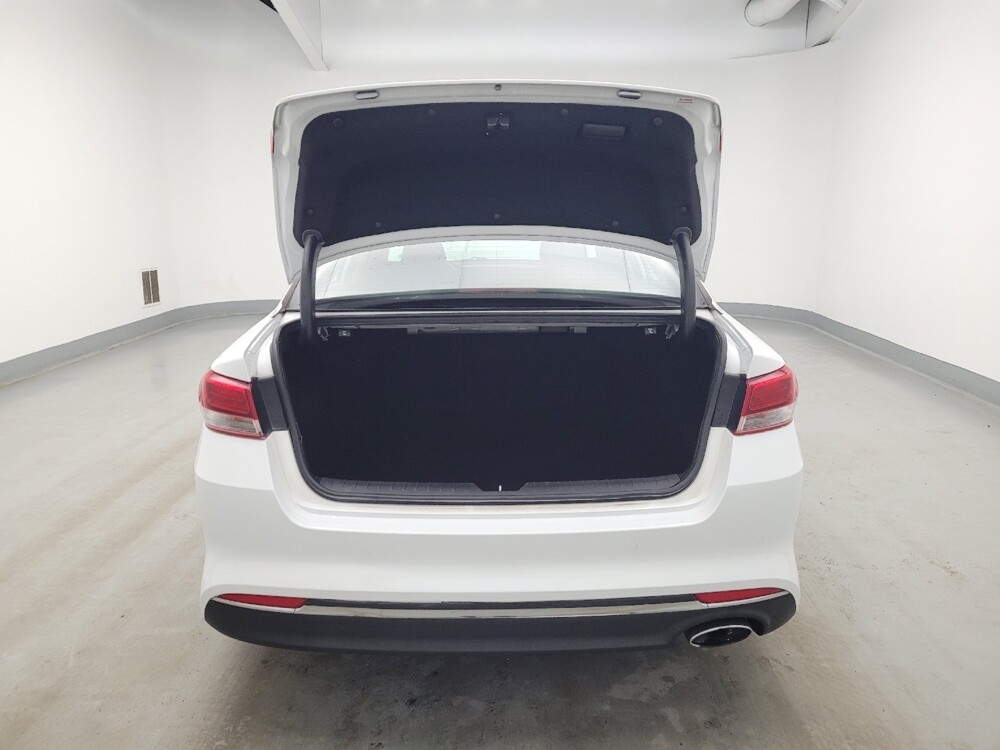 2018 Kia Optima in Maple Heights, OH 44137 - 18130018 29