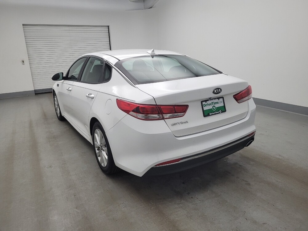 2018 Kia Optima in Maple Heights, OH 44137 - 18130018 5