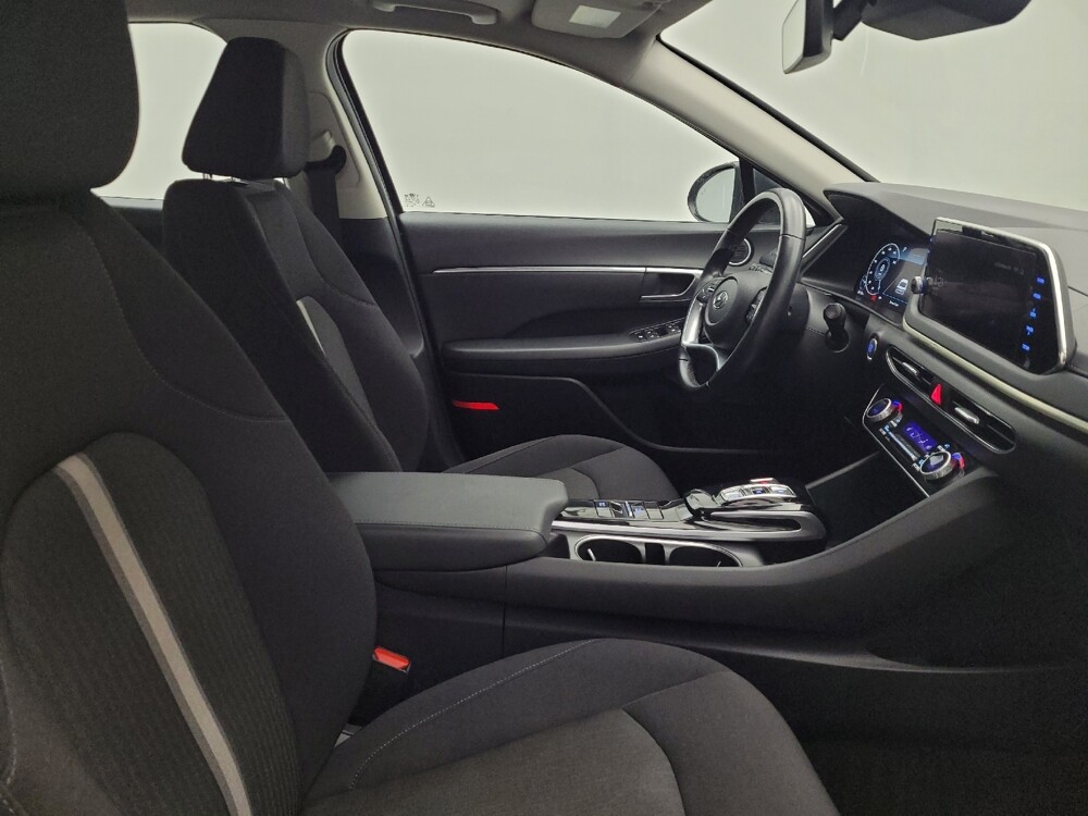 2023 Hyundai Sonata in Maple Heights, OH 44137 - 18130020 21