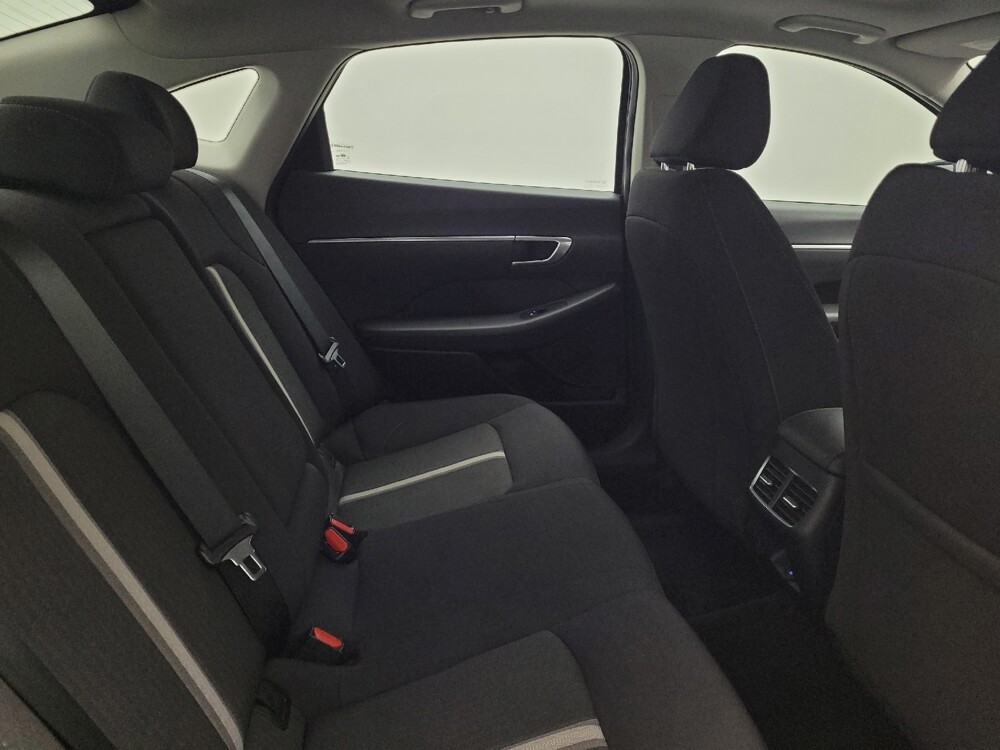 2023 Hyundai Sonata in Maple Heights, OH 44137 - 18130020 19