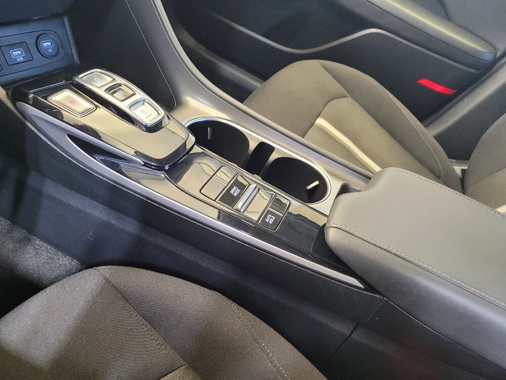 2023 Hyundai Sonata in Maple Heights, OH 44137 - 18130020 26