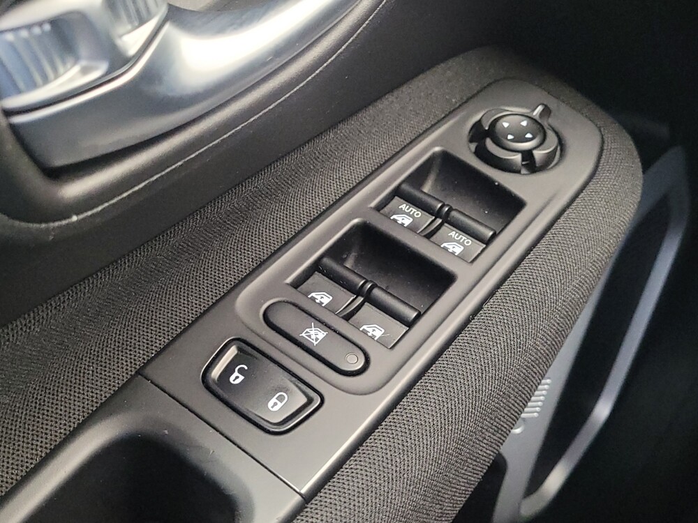 2021 Jeep Renegade in Maple Heights, OH 44137 - 18130022 27