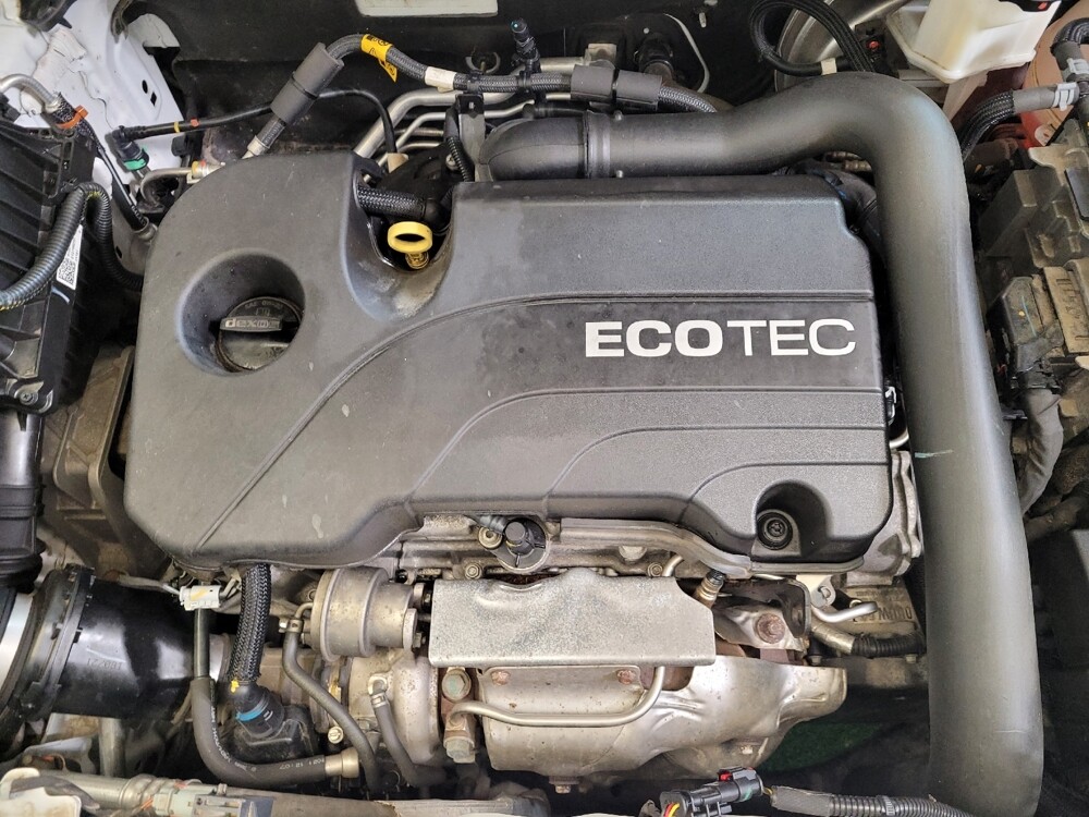 2021 Chevrolet Equinox in Maple Heights, OH 44137 - 18130024 30