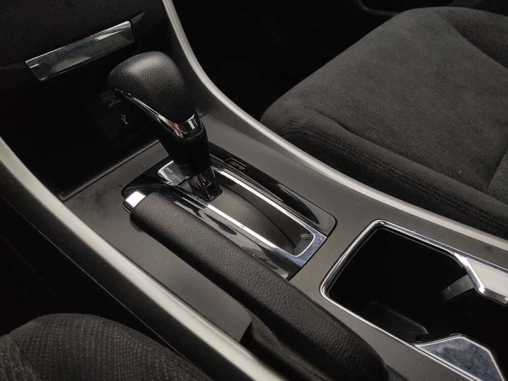 2015 Honda Accord in Topeka, KS 66611 - 18130030 26