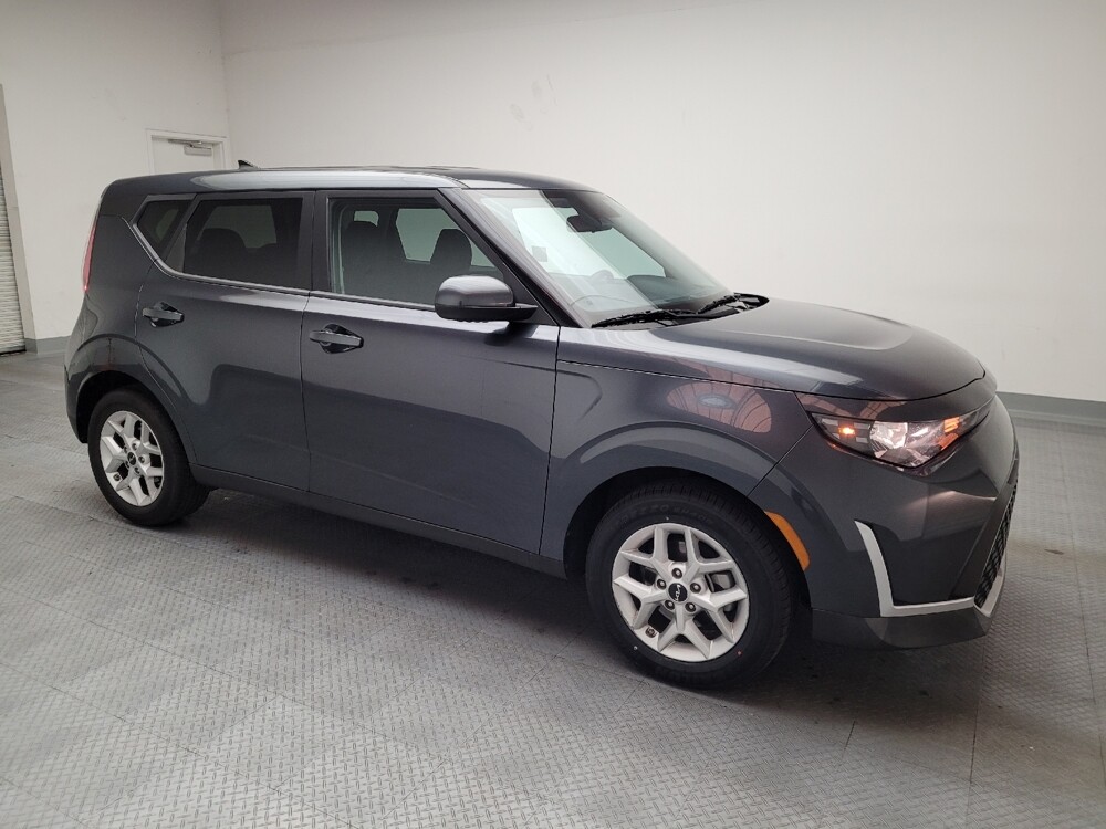 2024 Kia Soul in Downey, CA 90241 - 18130033 11