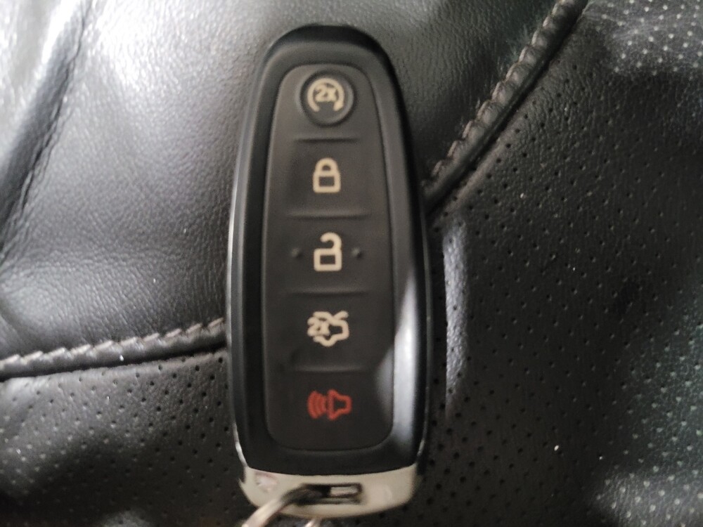 2016 Ford Taurus in Williamstown, NJ 8094 - 18130044 32