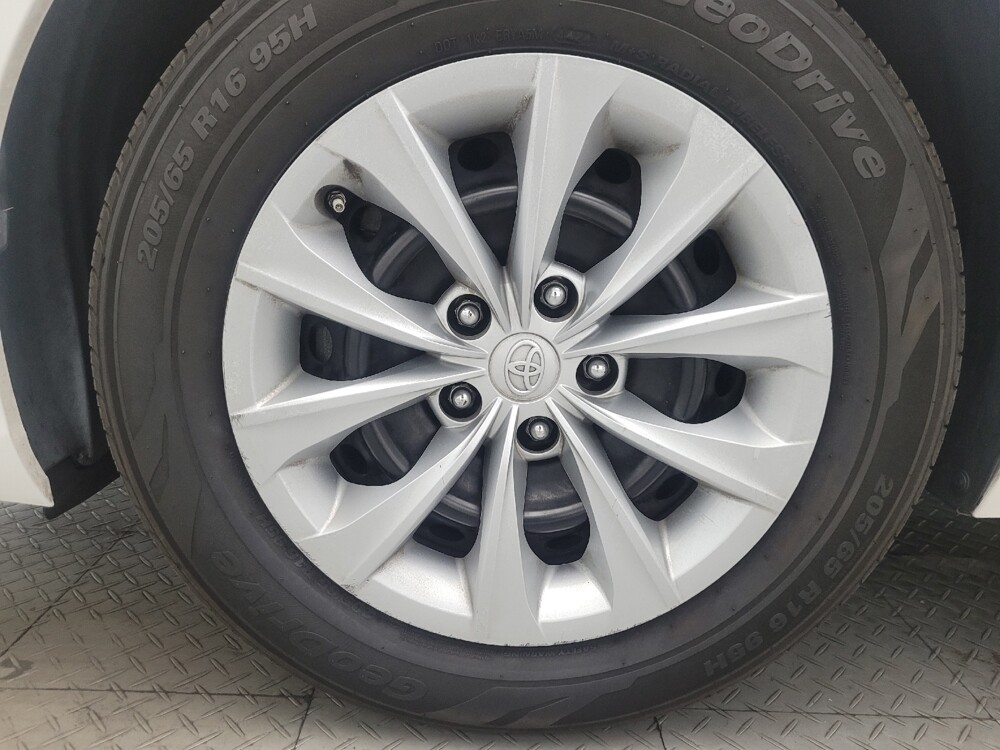 2017 Toyota Camry in Mesa, AZ 85210 - 18130066 31