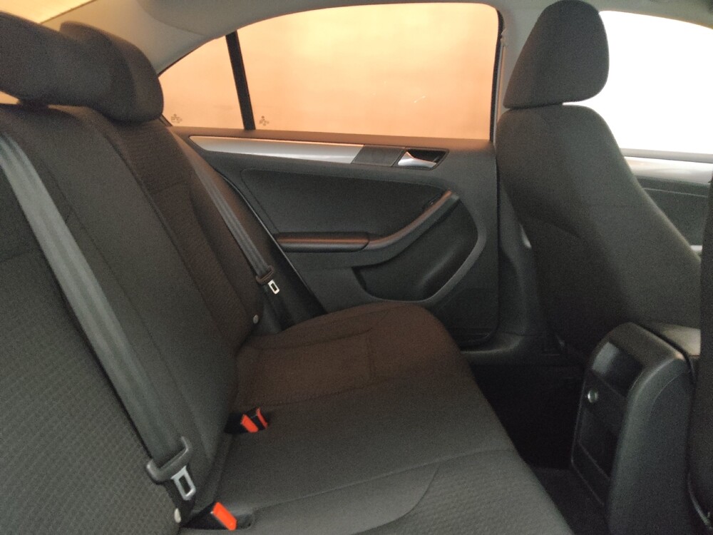 2016 Volkswagen Jetta in Tulsa, OK 74145 - 18130068 19